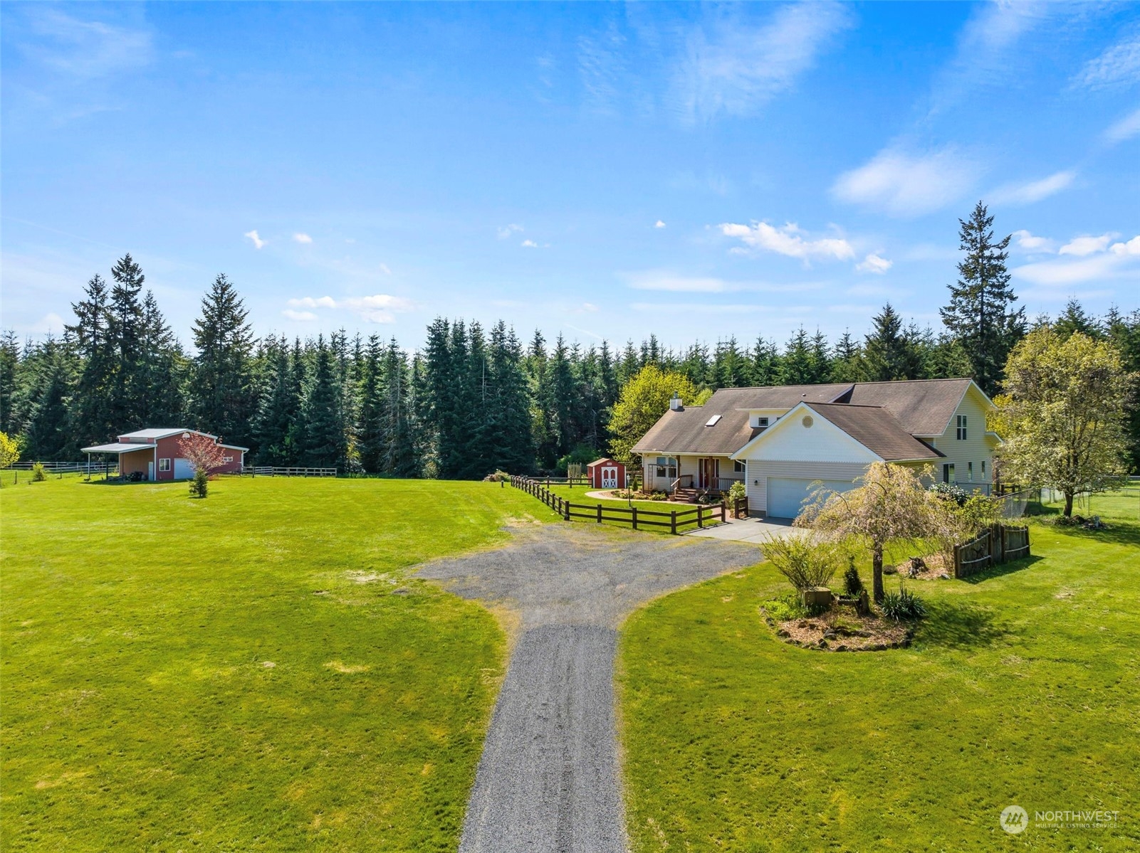 778 Ceres Hill Road, Unit B Chehalis, WA 98532 - Photo 40 of 40 a swimming pool with outdoor seating and yard