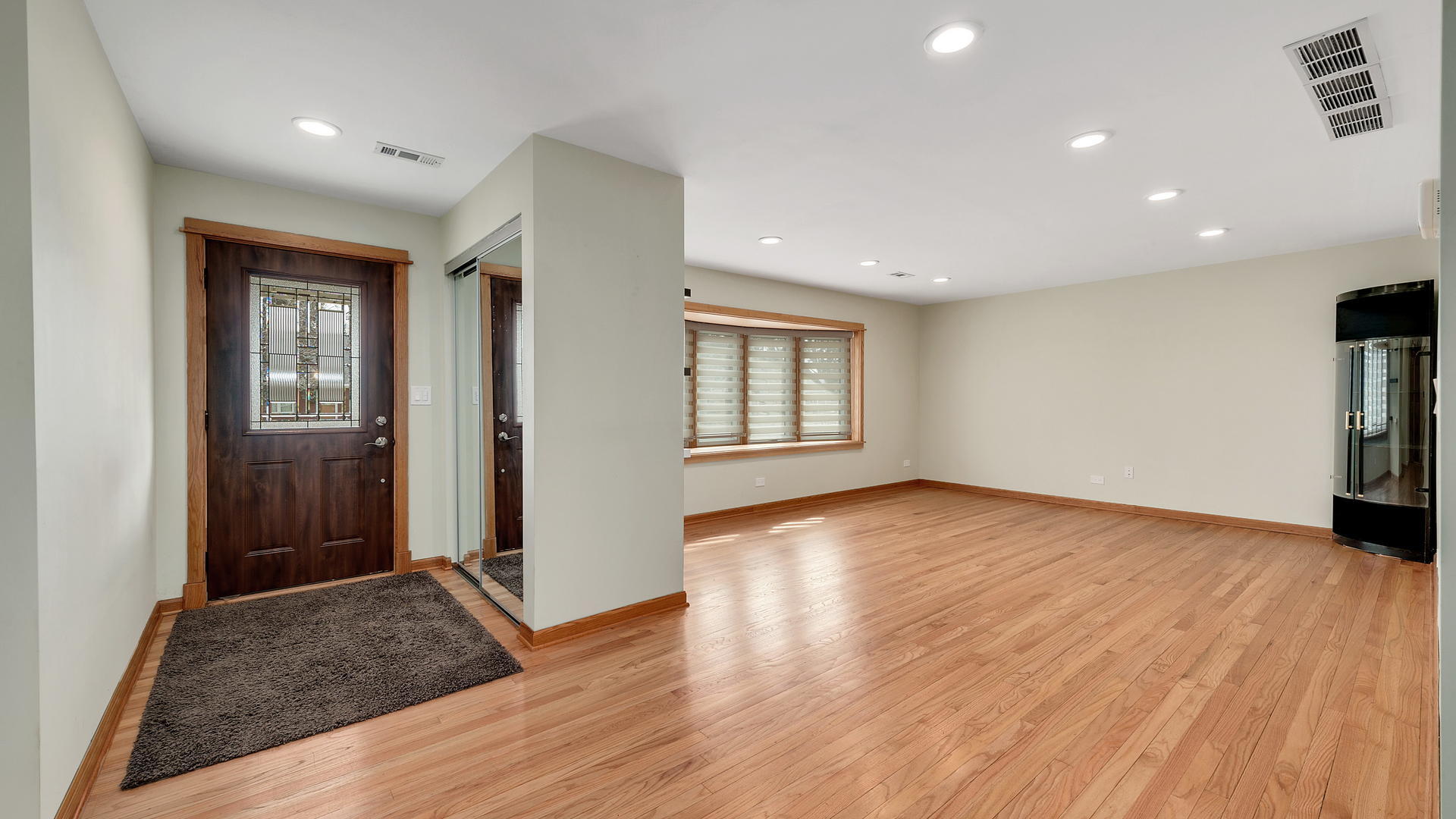 10816 Monitor Avenue Chicago Ridge, IL 60415 - Photo 2 of 22