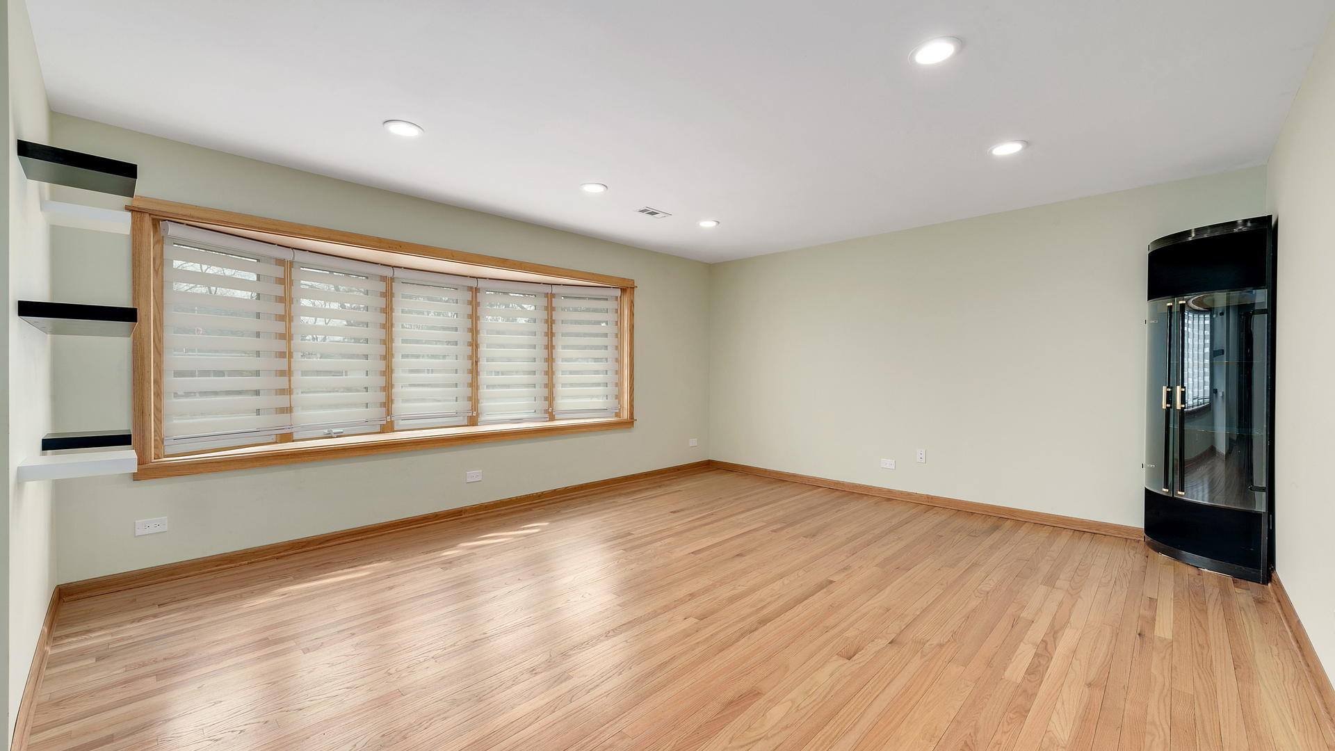 10816 Monitor Avenue Chicago Ridge, IL 60415 - Photo 4 of 22