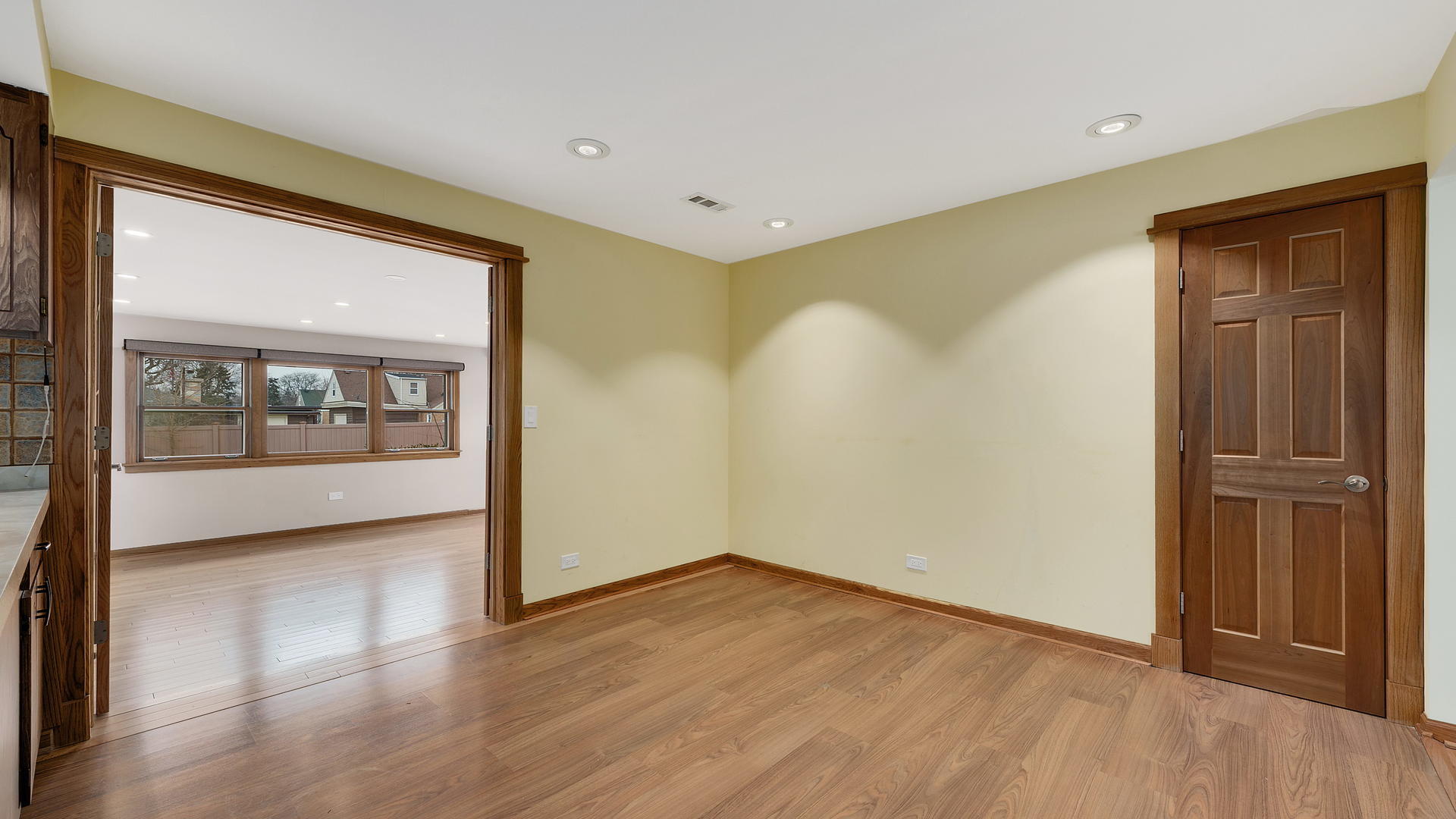 10816 Monitor Avenue Chicago Ridge, IL 60415 - Photo 5 of 22