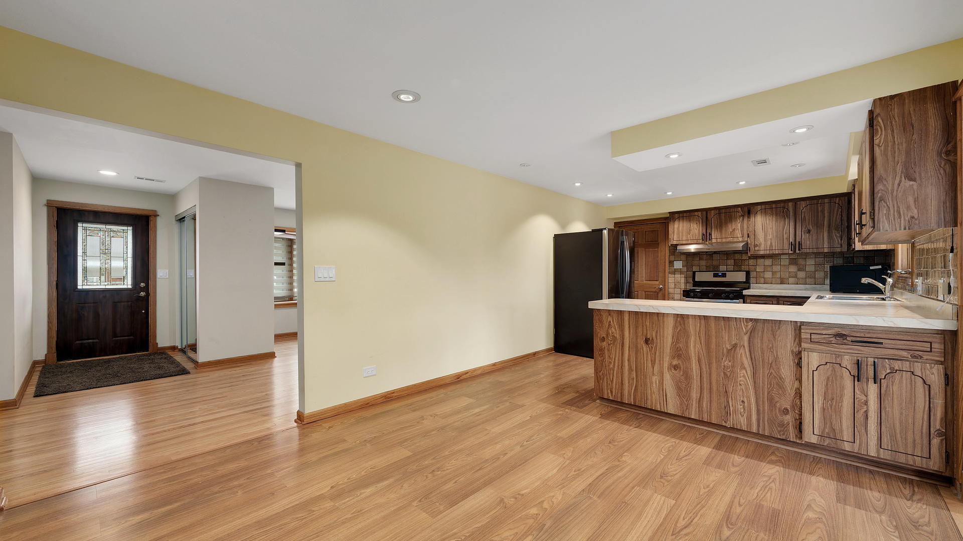 10816 Monitor Avenue Chicago Ridge, IL 60415 - Photo 10 of 22