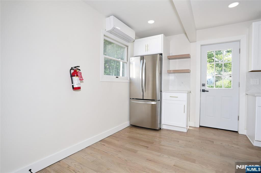 20 Dojean Court Bergenfield, NJ 07621 - Photo 9 of 50