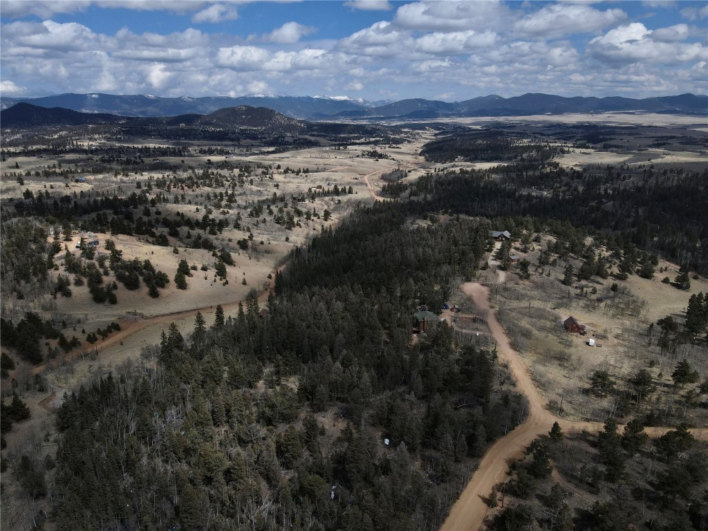 593 Osprey Road Como, CO 80432 - Photo 5 of 32 a view of a city