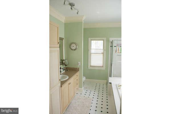 7236 Wilson Road Marshall, VA 20115 - Photo 28 of 30 Bath