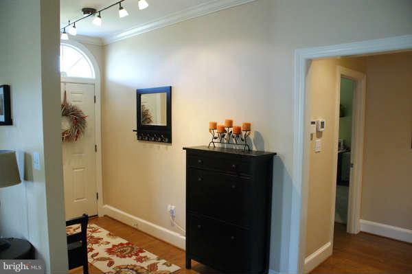 7236 Wilson Road Marshall, VA 20115 - Photo 9 of 30 Interior (General)