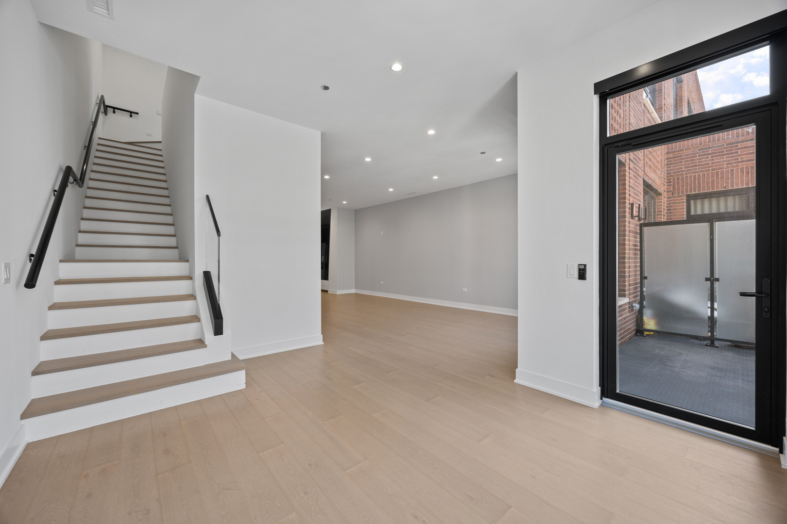 305 South Racine Avenue, Unit PHD Chicago, IL 60607 - Photo 6 of 49