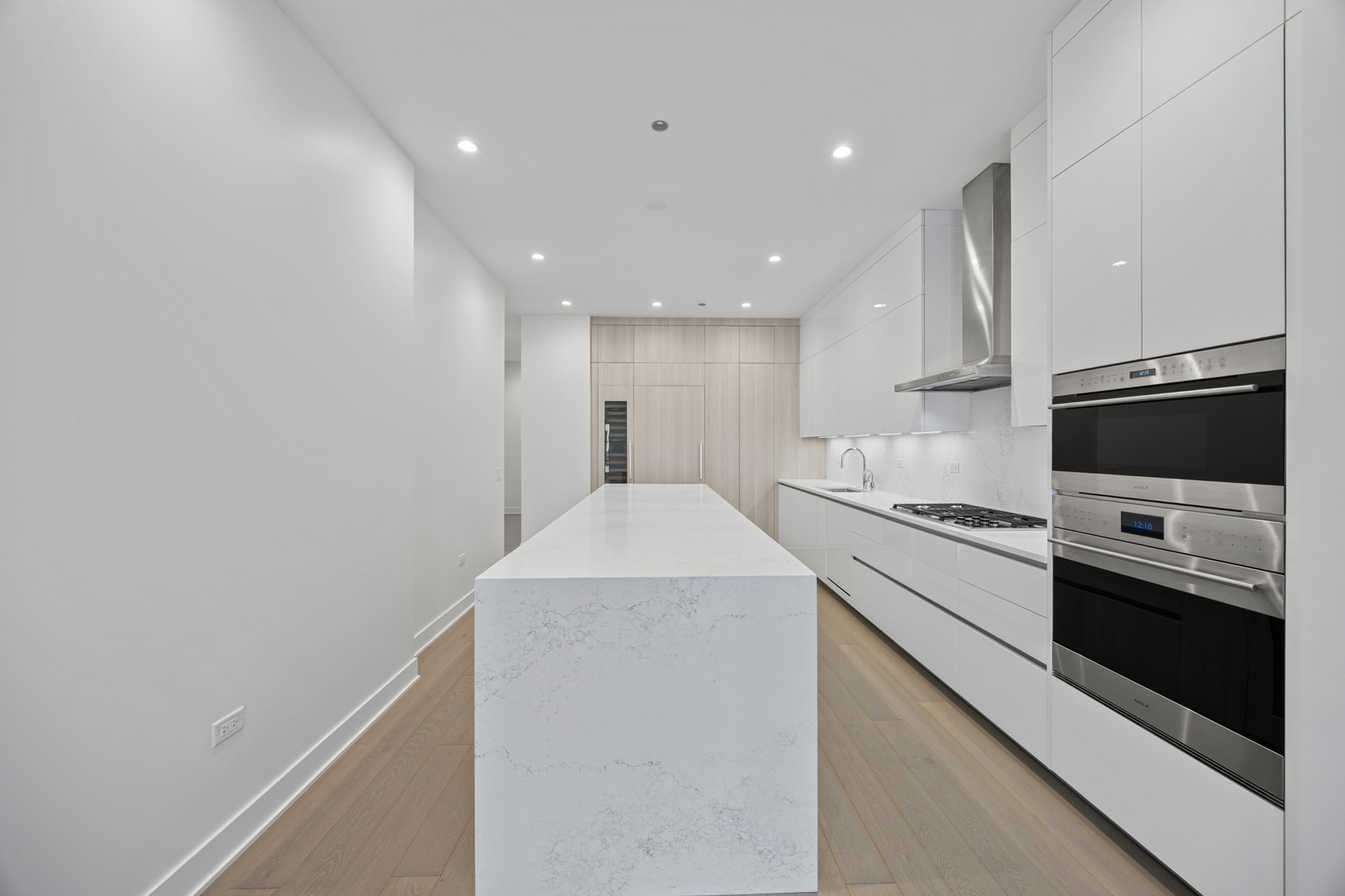 305 South Racine Avenue, Unit PHD Chicago, IL 60607 - Photo 10 of 49