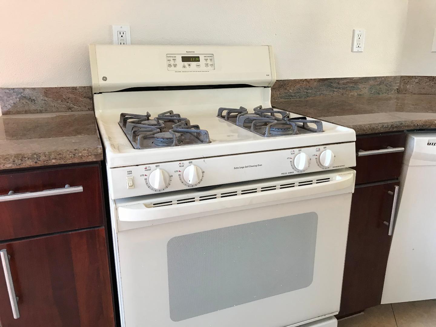 823 Lewis Road Watsonville, CA 95076 - Photo 6 of 23 Gallery Image 6