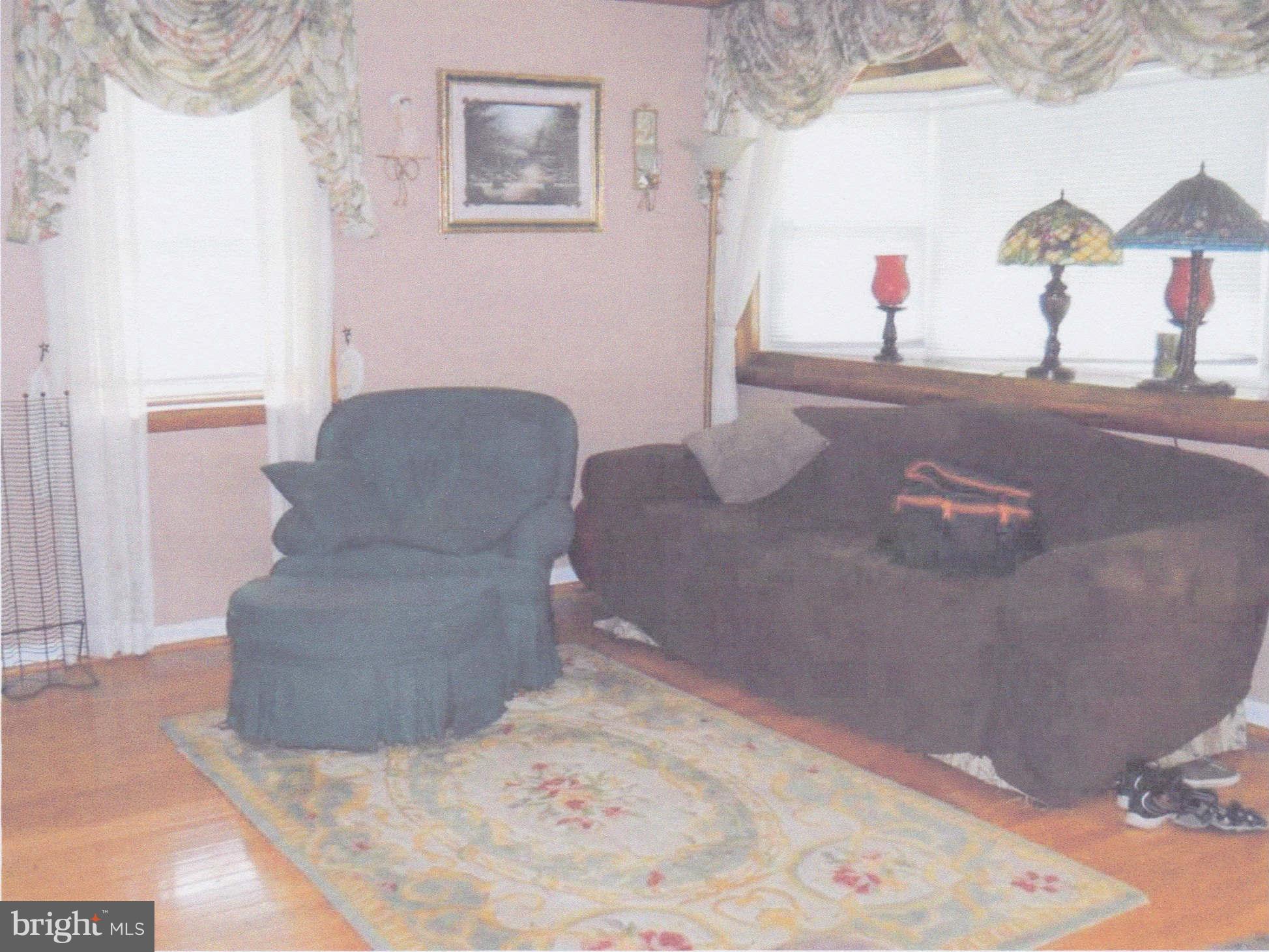103 Compass Road Baltimore, MD 21220 - Photo 3 of 5 Living Room