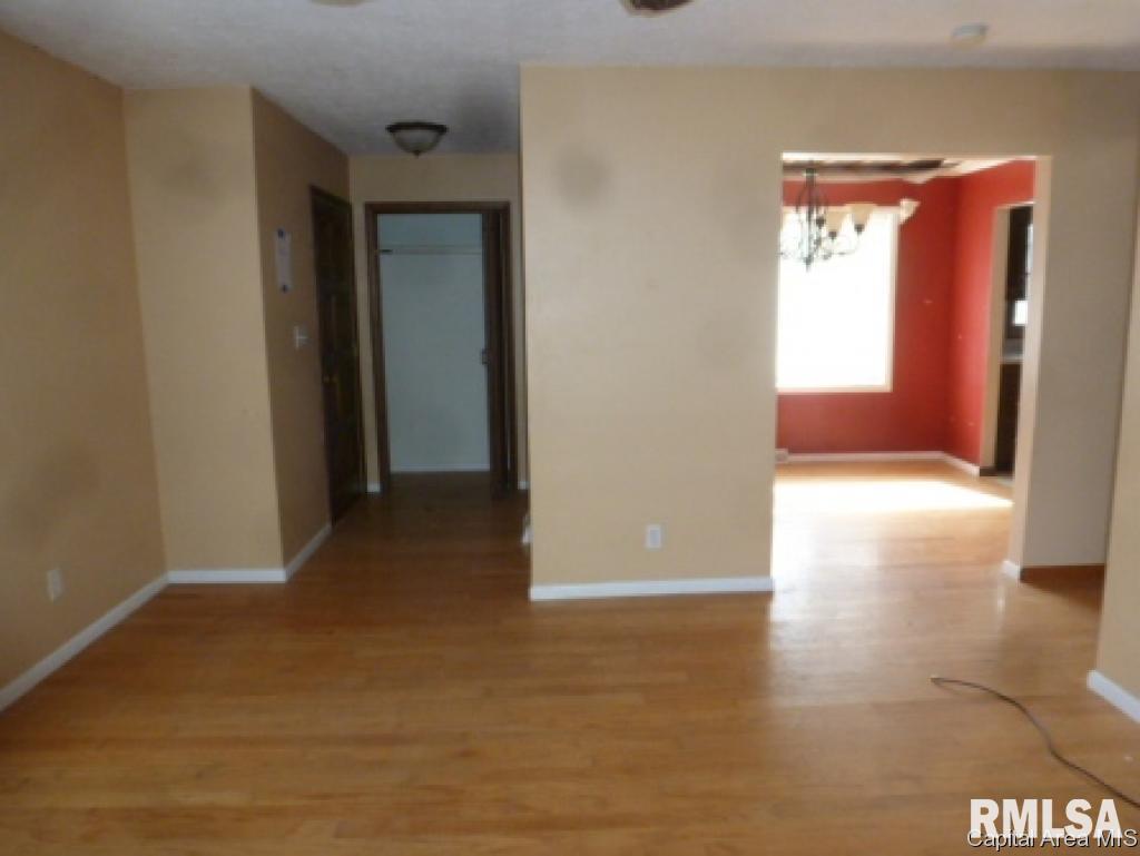 611 Harvest Road Athens, IL 62613 - Photo 3 of 12 Gallery Image 3