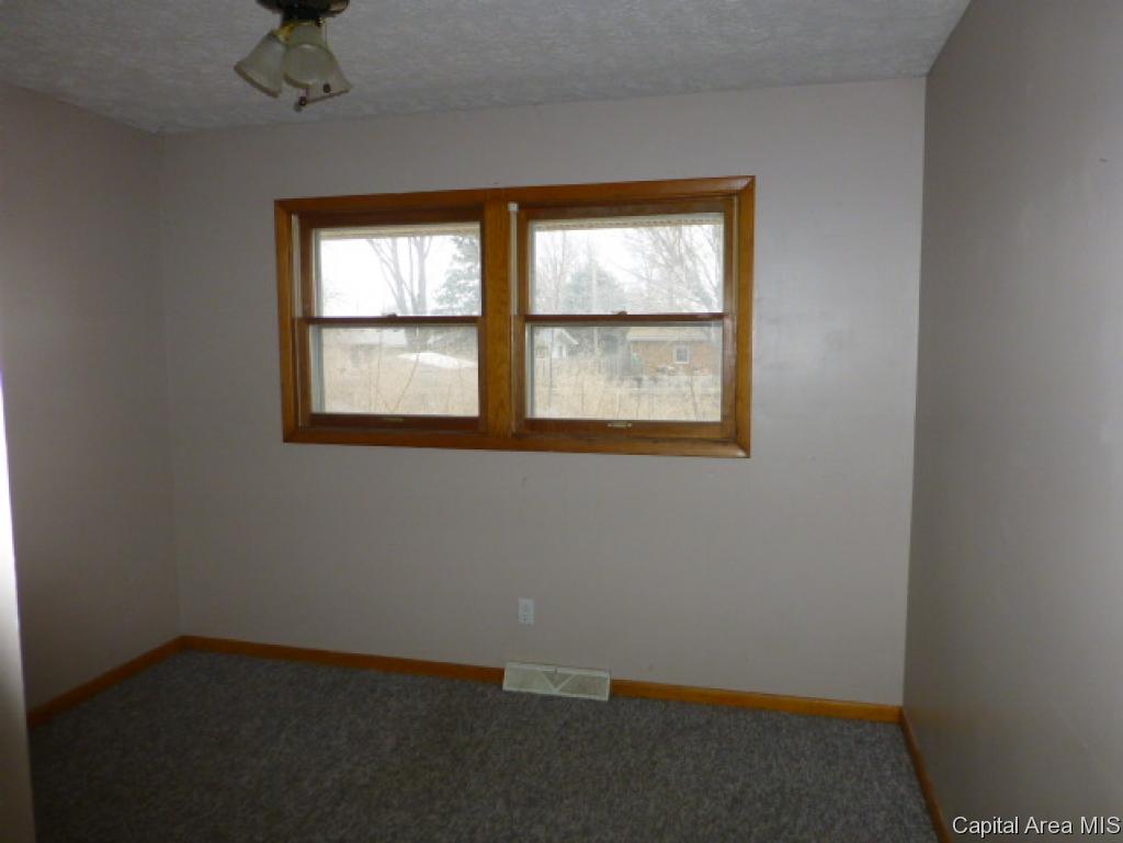 611 Harvest Road Athens, IL 62613 - Photo 8 of 12 Gallery Image 8