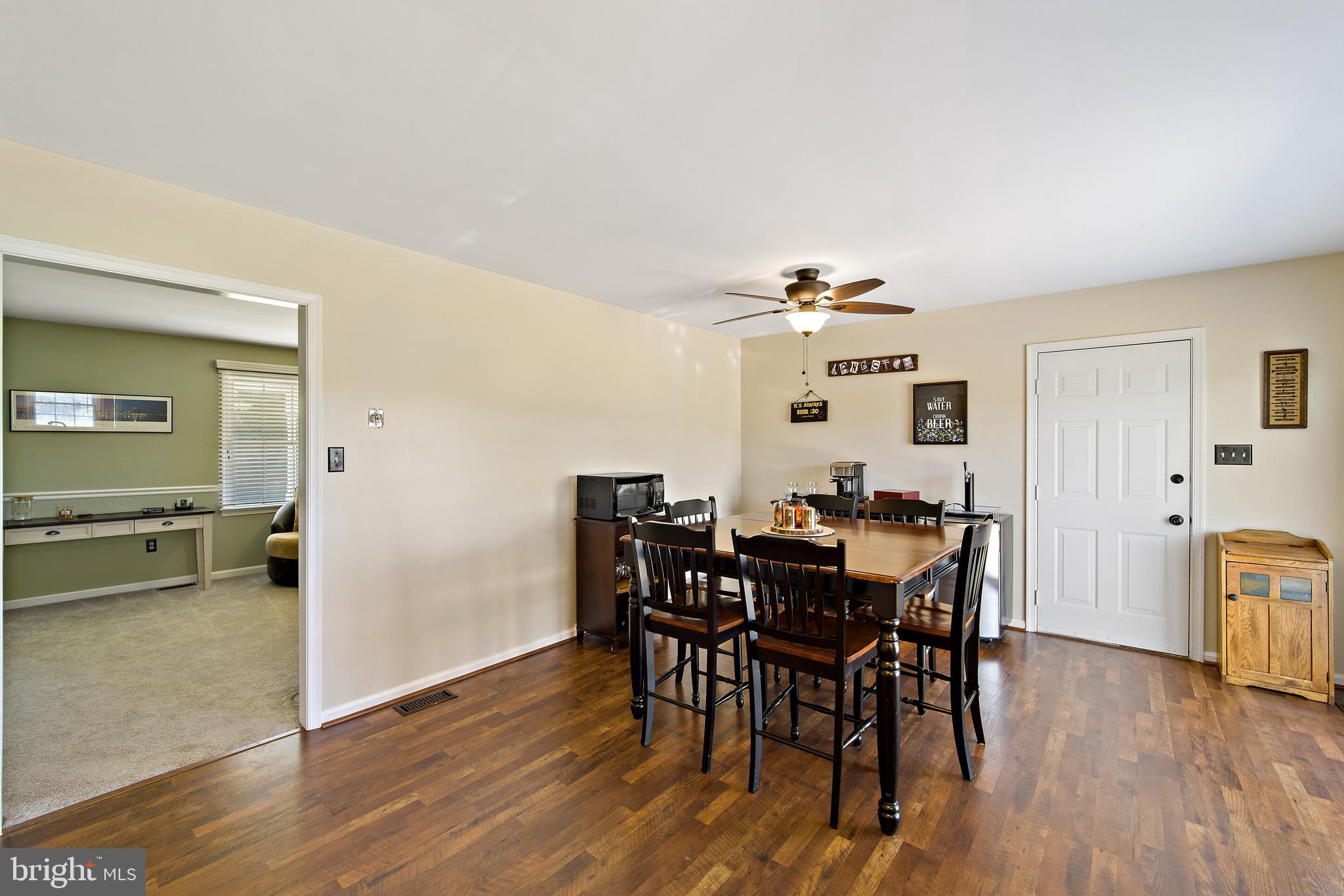 10198 Routs Ridge Lane Warrenton, VA 20186 - Photo 17 of 35 Breakfast Area