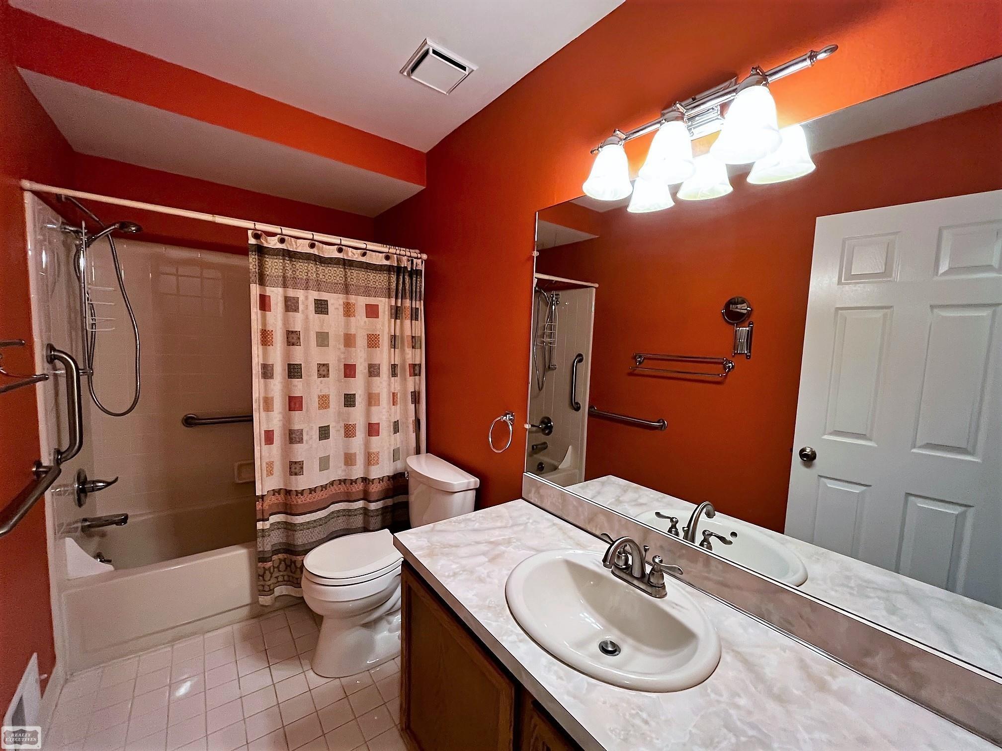 15513 Heather Ridge Trail Clinton Township, MI 48038 - Photo 18 of 23 50093128-17.JPG