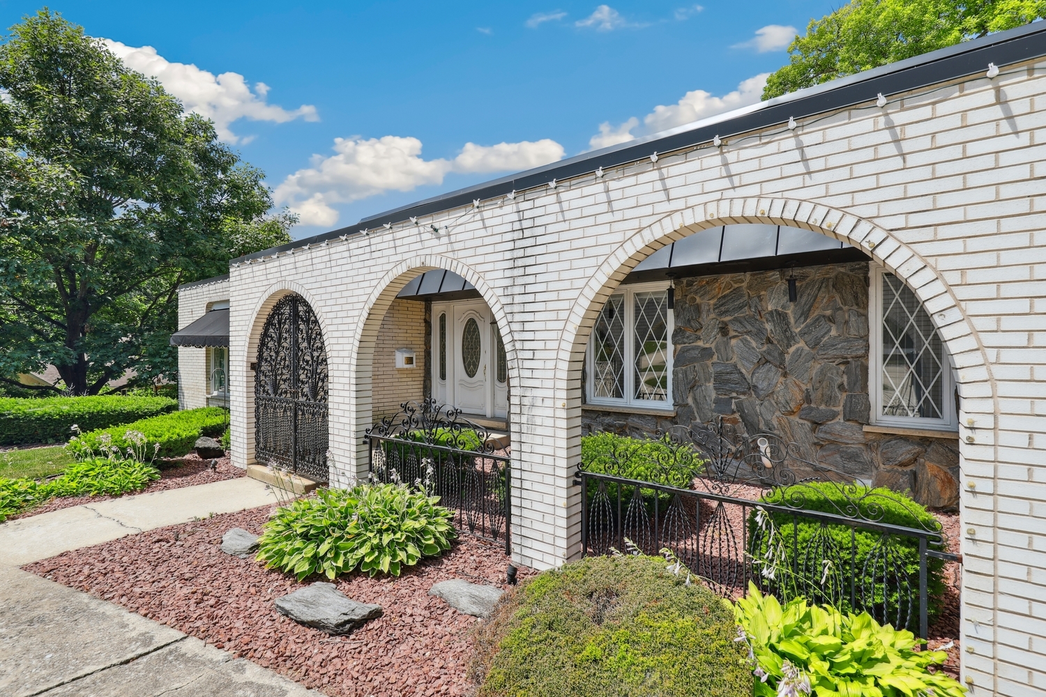 712 Ridge Road Lemont, IL 60439 - Photo 3 of 44 Gallery Image 3