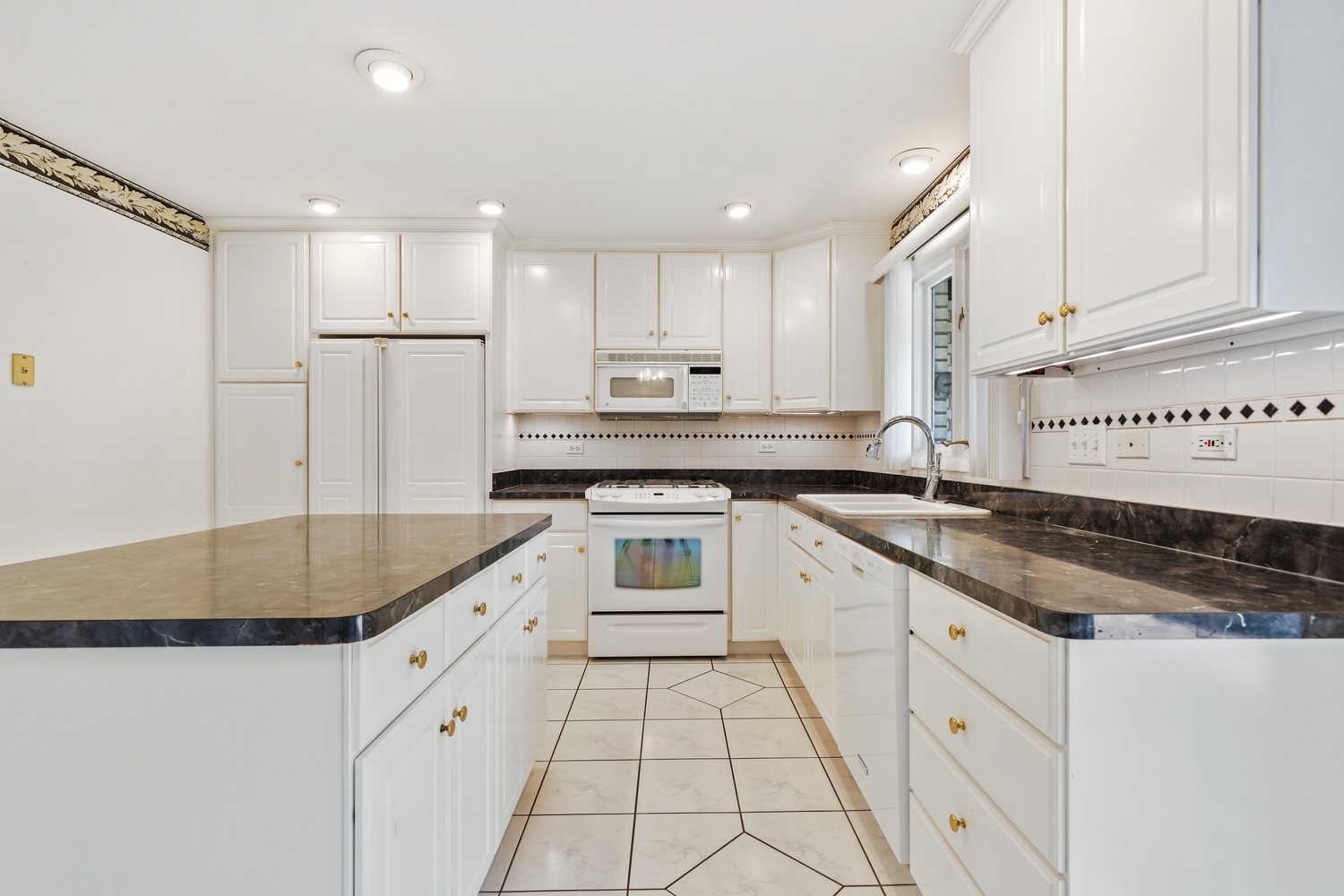 712 Ridge Road Lemont, IL 60439 - Photo 10 of 44 Gallery Image 10