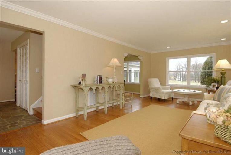 1117 Woodlyn Road Annapolis, MD 21409 - Photo 6 of 26 Living Room