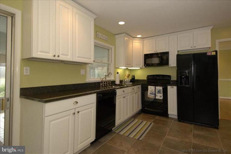 1117 Woodlyn Road Annapolis, MD 21409 - Photo 7 of 26 Kitchen