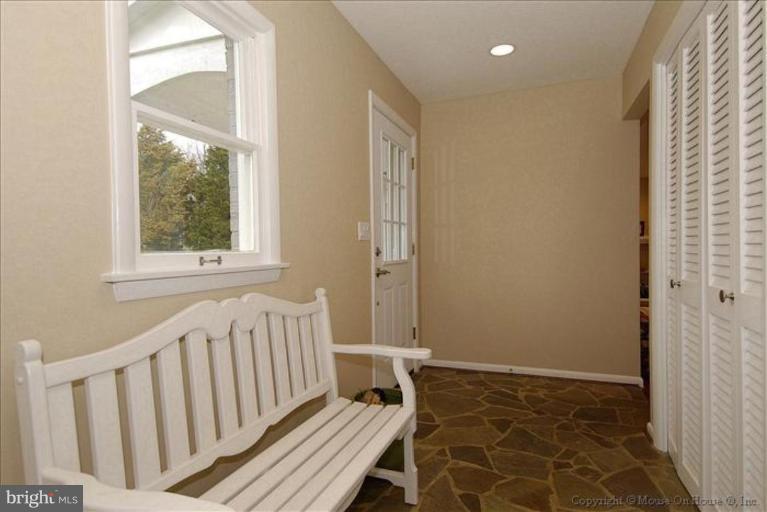 1117 Woodlyn Road Annapolis, MD 21409 - Photo 9 of 26 Entrance / Foyer