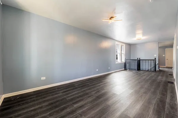 $2,000 | 554 Douglas Avenue, Calumet City, IL 60409