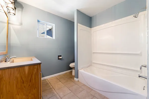 $2,000 | 554 Douglas Avenue, Calumet City, IL 60409