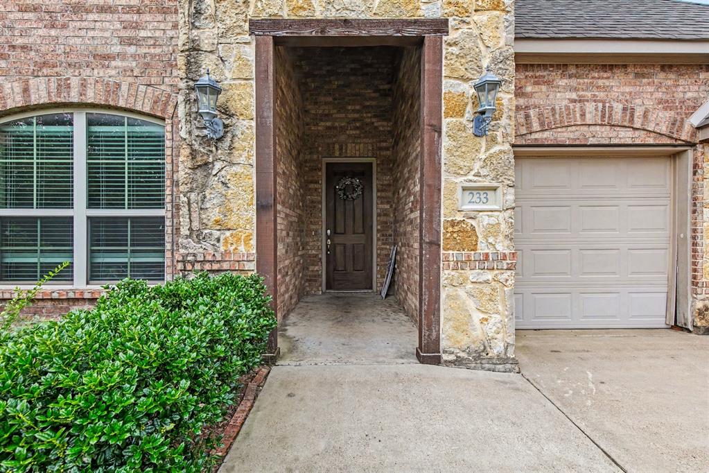 233 Hawks Rdg Trail Burleson, TX 76028 - Photo 3 of 27