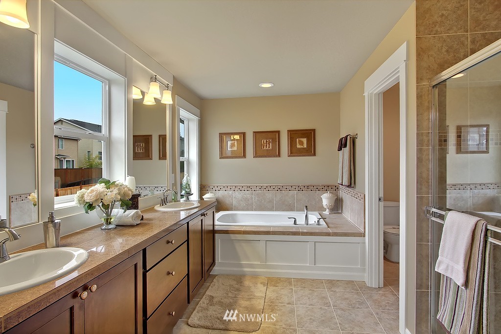 5814 Northeast 7th Place Renton, WA 98059 - Photo 11 of 15