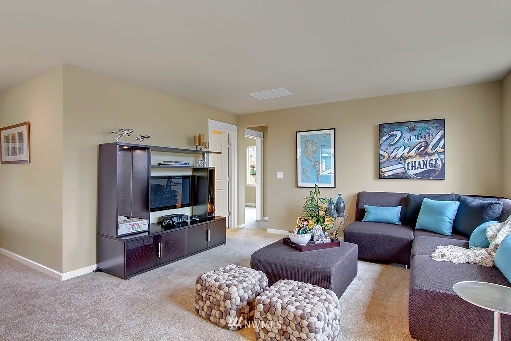 5814 Northeast 7th Place Renton, WA 98059 - Photo 12 of 15