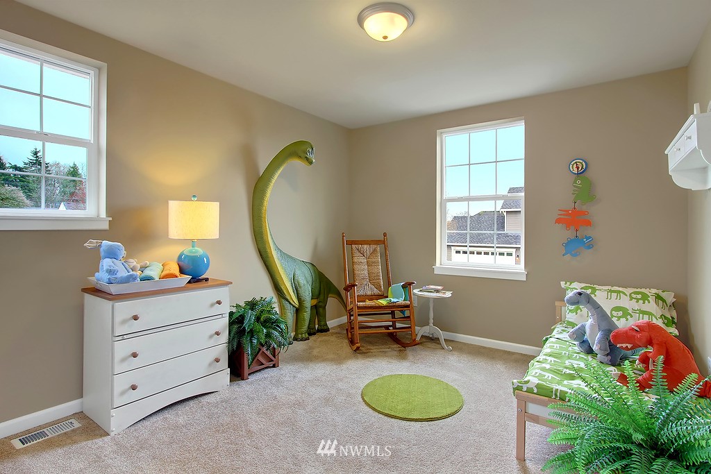 5814 Northeast 7th Place Renton, WA 98059 - Photo 13 of 15
