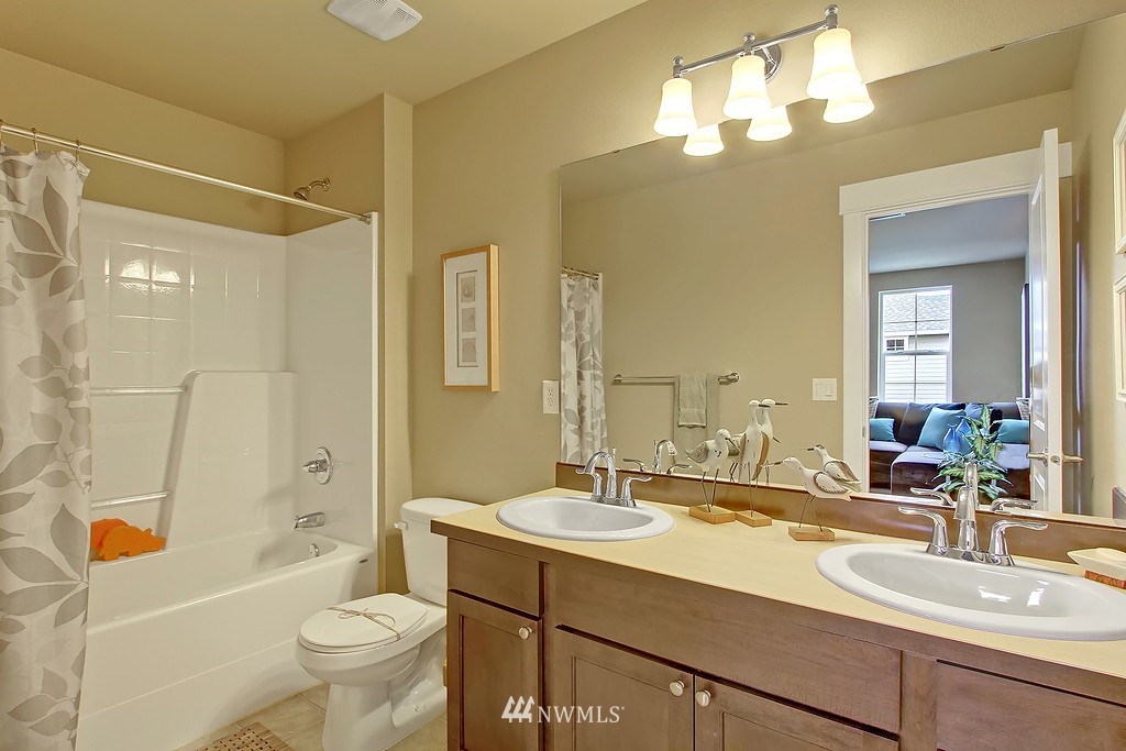 5814 Northeast 7th Place Renton, WA 98059 - Photo 15 of 15