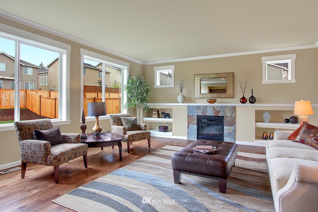 5814 Northeast 7th Place Renton, WA 98059 - Photo 3 of 15