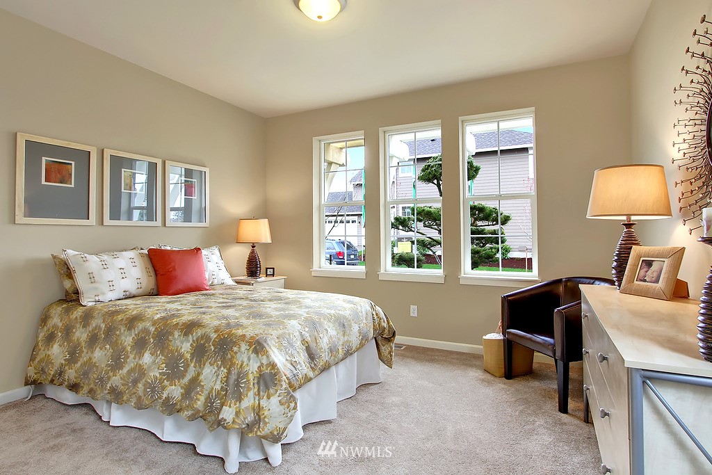 5814 Northeast 7th Place Renton, WA 98059 - Photo 8 of 15