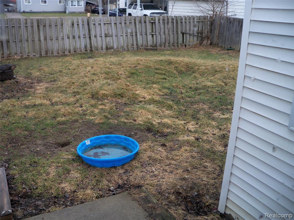 413 Hemphill Road Flint, MI 48507 - Photo 5 of 21