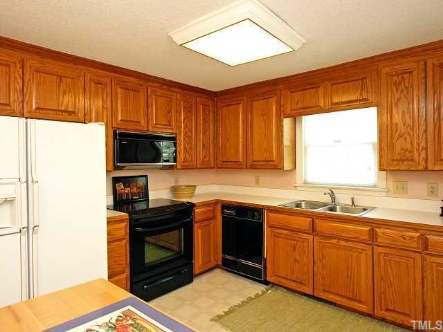 1209 Meadow Hill Place Raleigh, NC 27609 - Photo 6 of 12 Photo 6