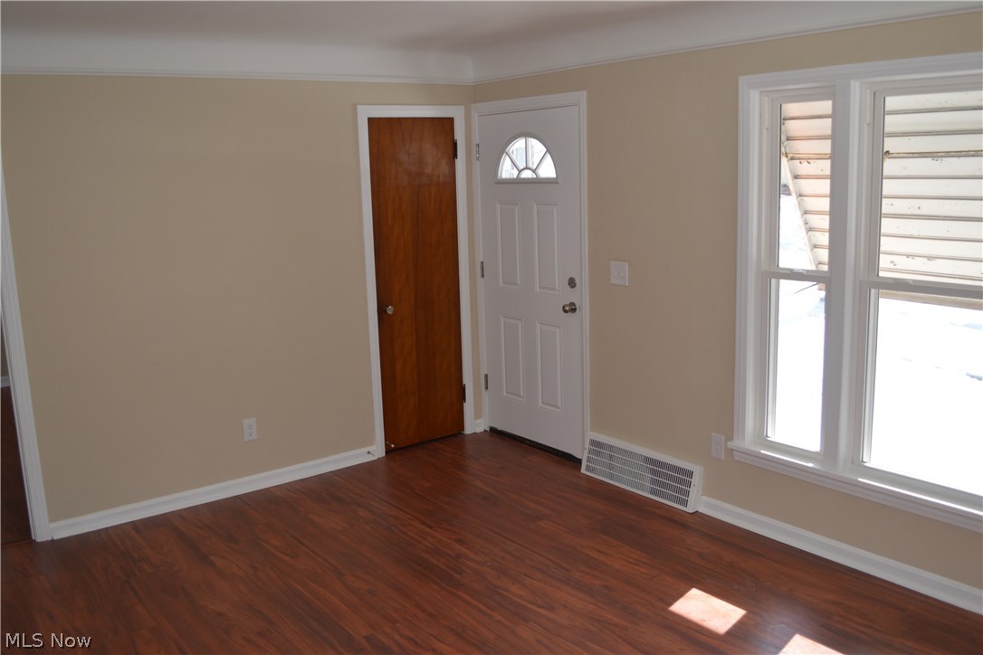 5667 Wellington Road Cleveland, OH 44124 - Photo 7 of 27 Gallery Image 7