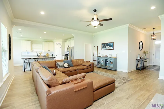 $339,900 | 221 Peacock Pointe, Thibodaux, LA 70301