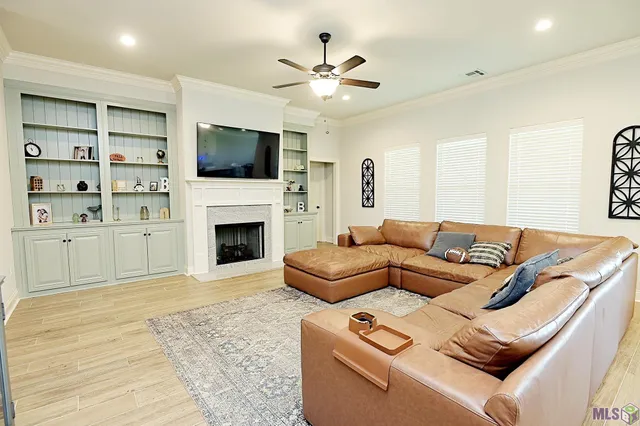 $339,900 | 221 Peacock Pointe, Thibodaux, LA 70301