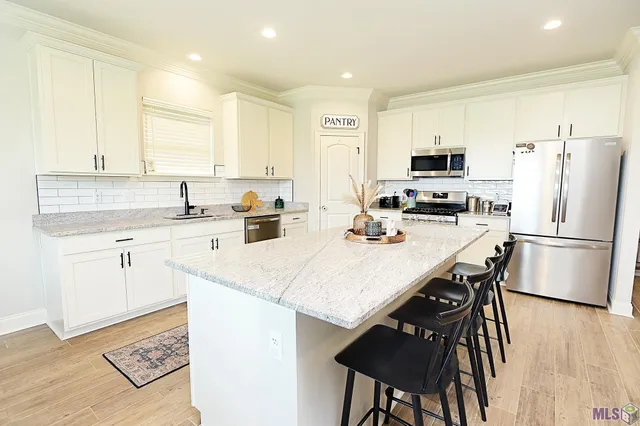 $339,900 | 221 Peacock Pointe, Thibodaux, LA 70301