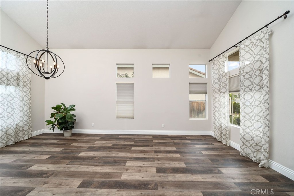 945 Ferndale Drive Corona, CA 92881 - Photo 7 of 43