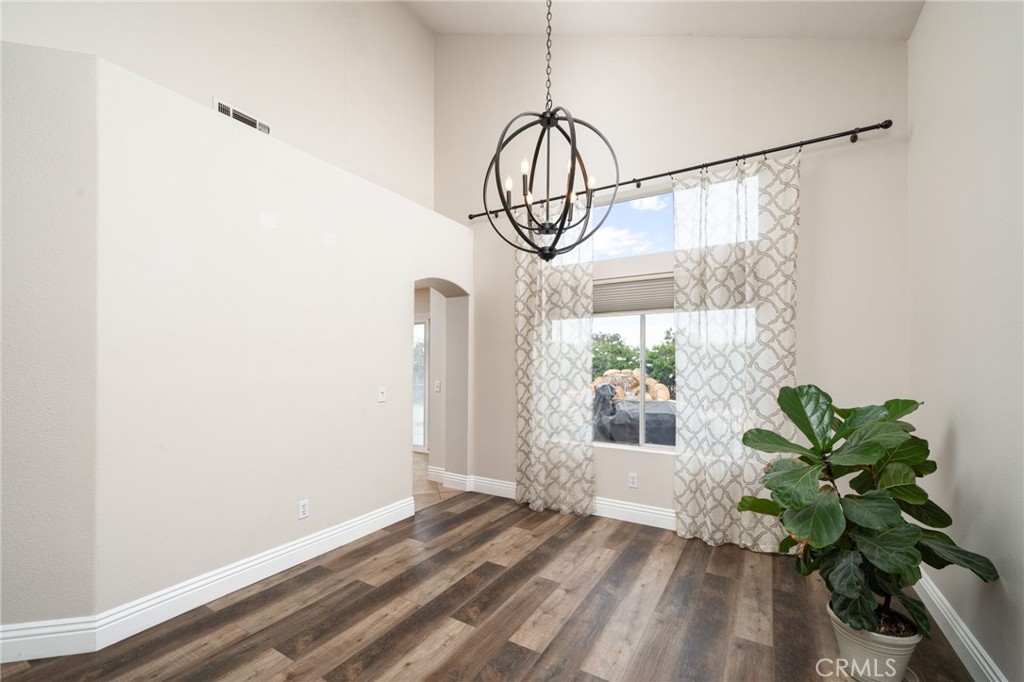 945 Ferndale Drive Corona, CA 92881 - Photo 9 of 43