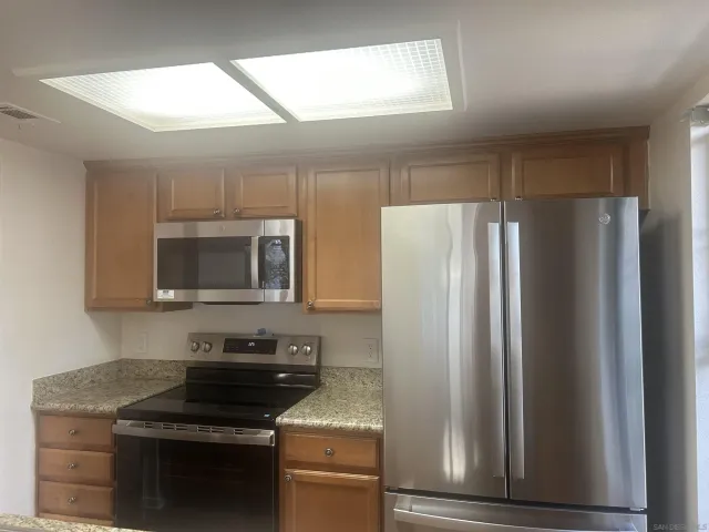 $2,399 | 15086 Avenida Venusto, Unit 218, San Diego, CA 92128