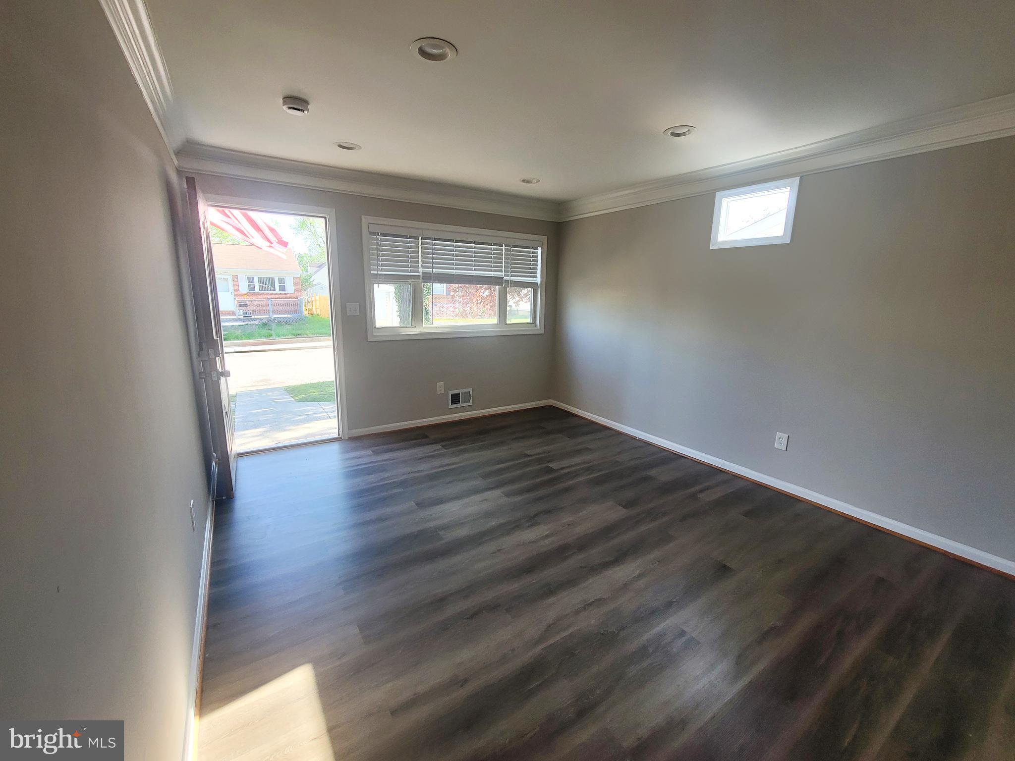 116 Cedar Hill Road Brooklyn Park, MD 21225 - Photo 7 of 43 Living room