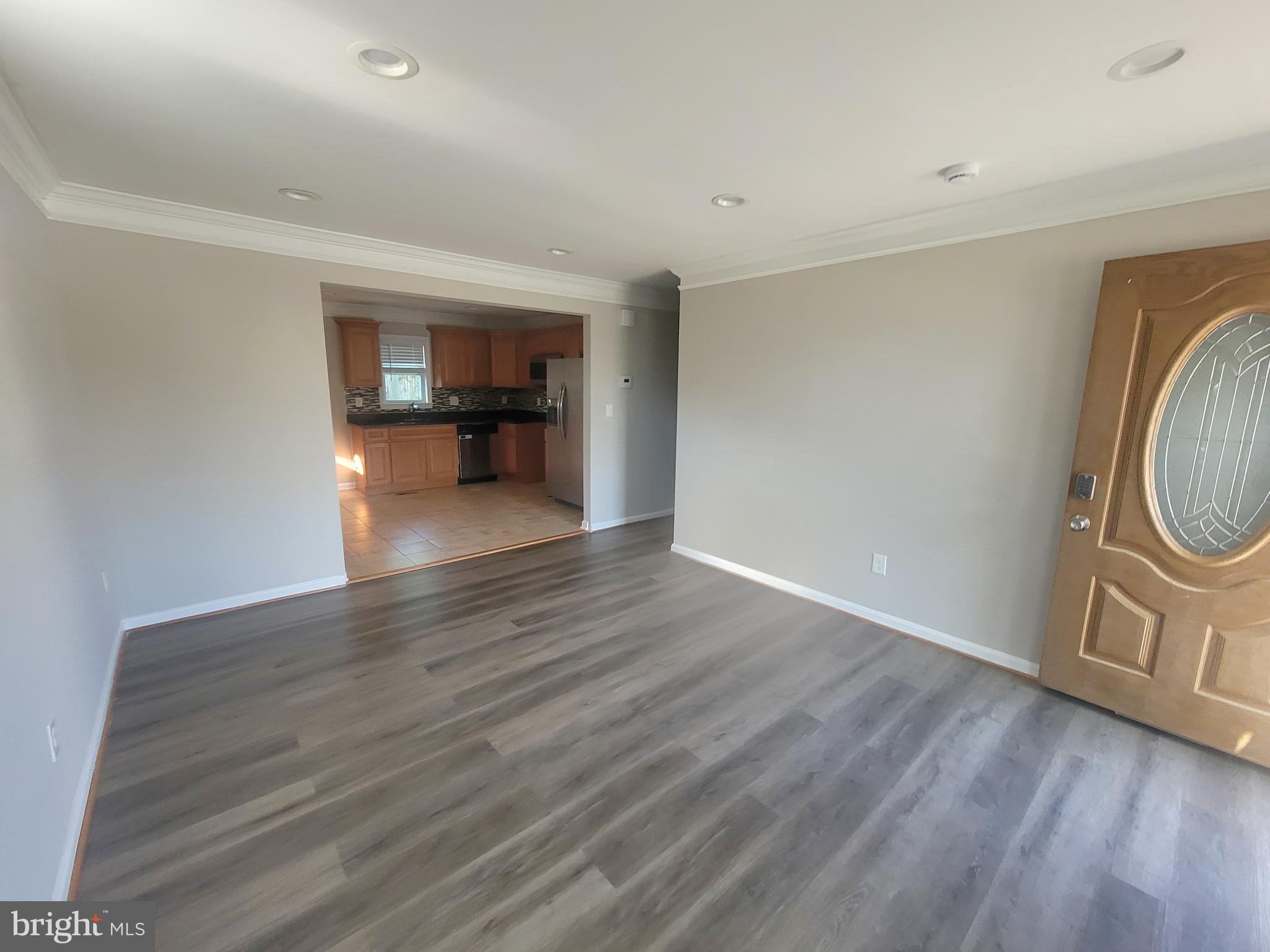 116 Cedar Hill Road Brooklyn Park, MD 21225 - Photo 10 of 43 Living room
