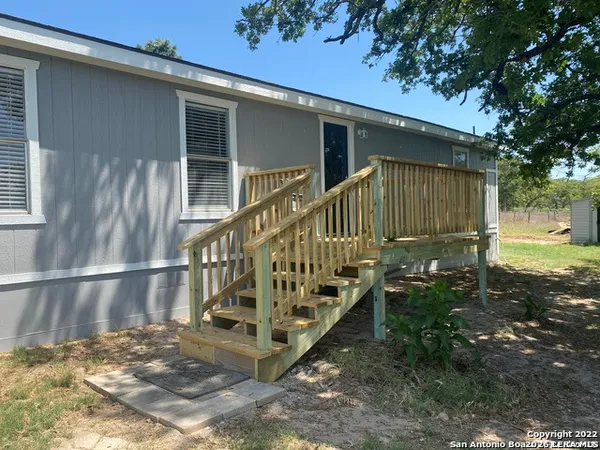 $1,400 | 134 Rolling Hills Drive, La Vernia, TX 78121