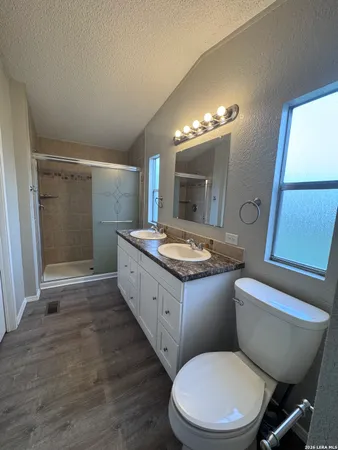 $1,400 | 134 Rolling Hills Drive, La Vernia, TX 78121
