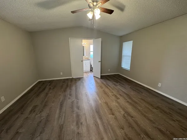 $1,400 | 134 Rolling Hills Drive, La Vernia, TX 78121