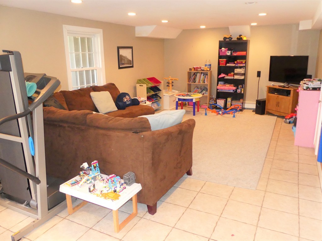 186 Candlestick Road North Andover, MA 01845 - Photo 24 of 30 Gallery Image 24