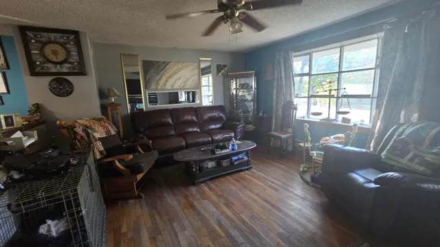 $274,999 | 9 Pine Grove Dr Mount, Mount Vernon, ME 04352