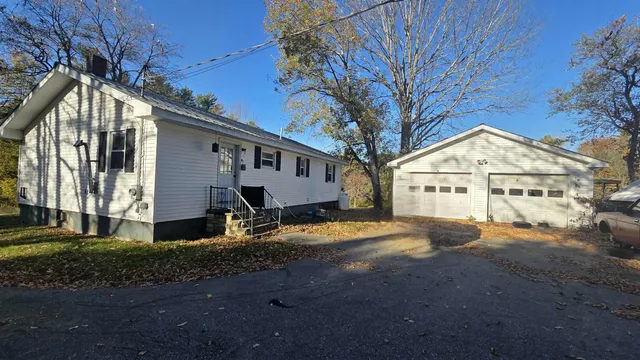 $274,999 | 9 Pine Grove Dr Mount, Mount Vernon, ME 04352