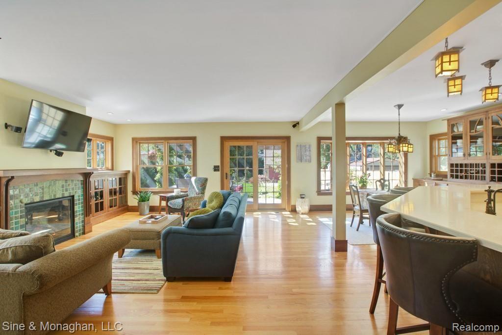 671 Washington Road Grosse Pointe, MI 48230 - Photo 28 of 62 027-hometown-visuals-2020_671-washington-gp.jpg-SMALL