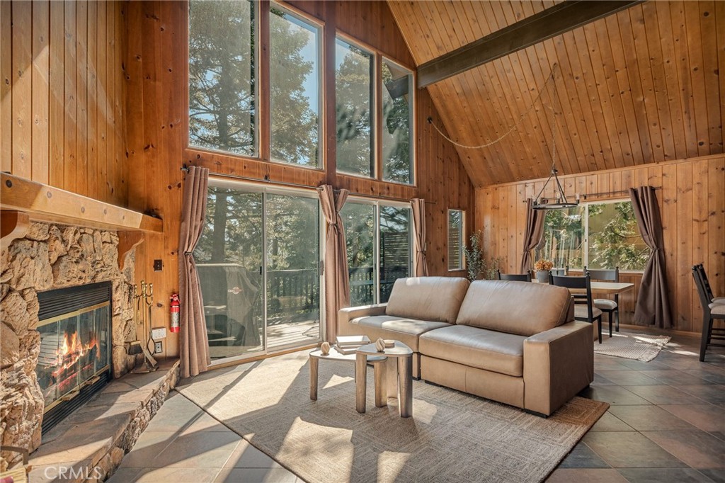 279 Old Toll Road Lake Arrowhead, CA 92352 - Photo 4 of 32